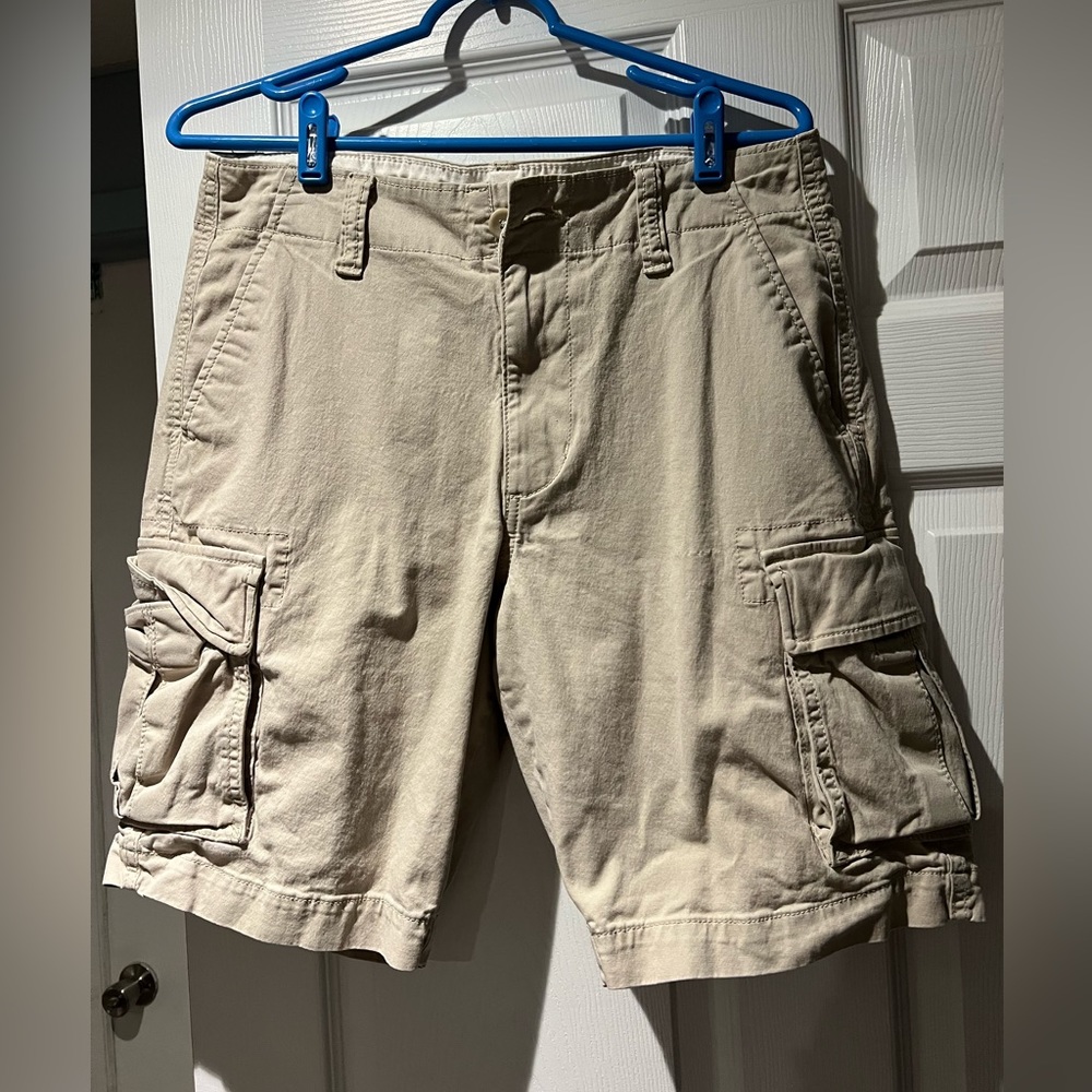 Mens Old Navy Cargo Shorts,  size 31 waist
